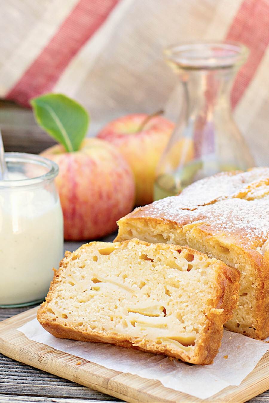 raw apple cake