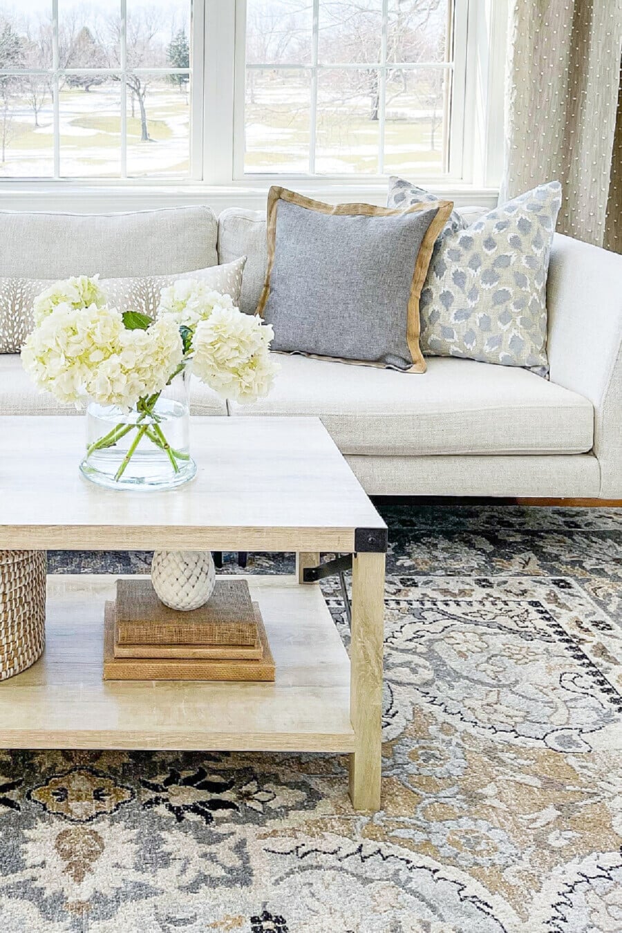 Using Color In Decor + Winter Decorating Ideas + Organizing Spices + Taking Pictures