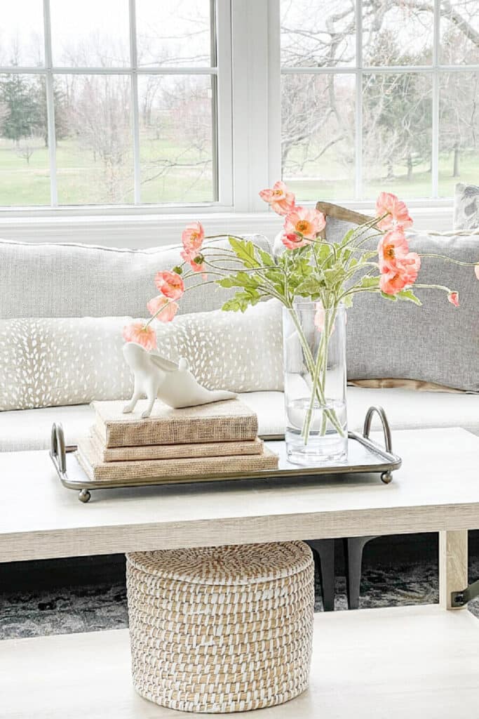 SPRING VIGNETTE WITH TRAY-