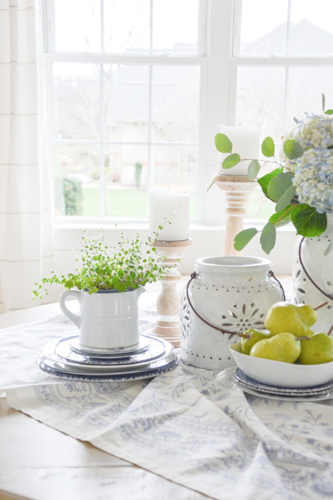 table centerpiece ideas- DISHES ON A TABLE
